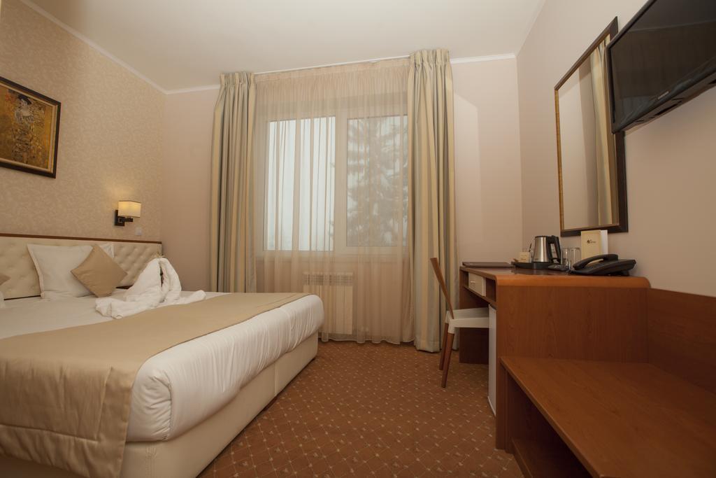 Family Hotel Saint George Bistritsa  Chambre photo